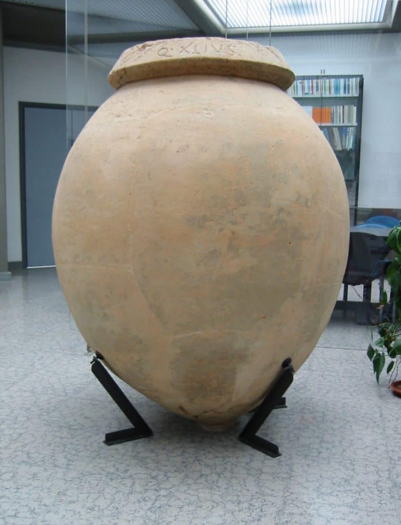 Dolium (Musée Archéologique de Sibaritide à Sibari-Italie). 